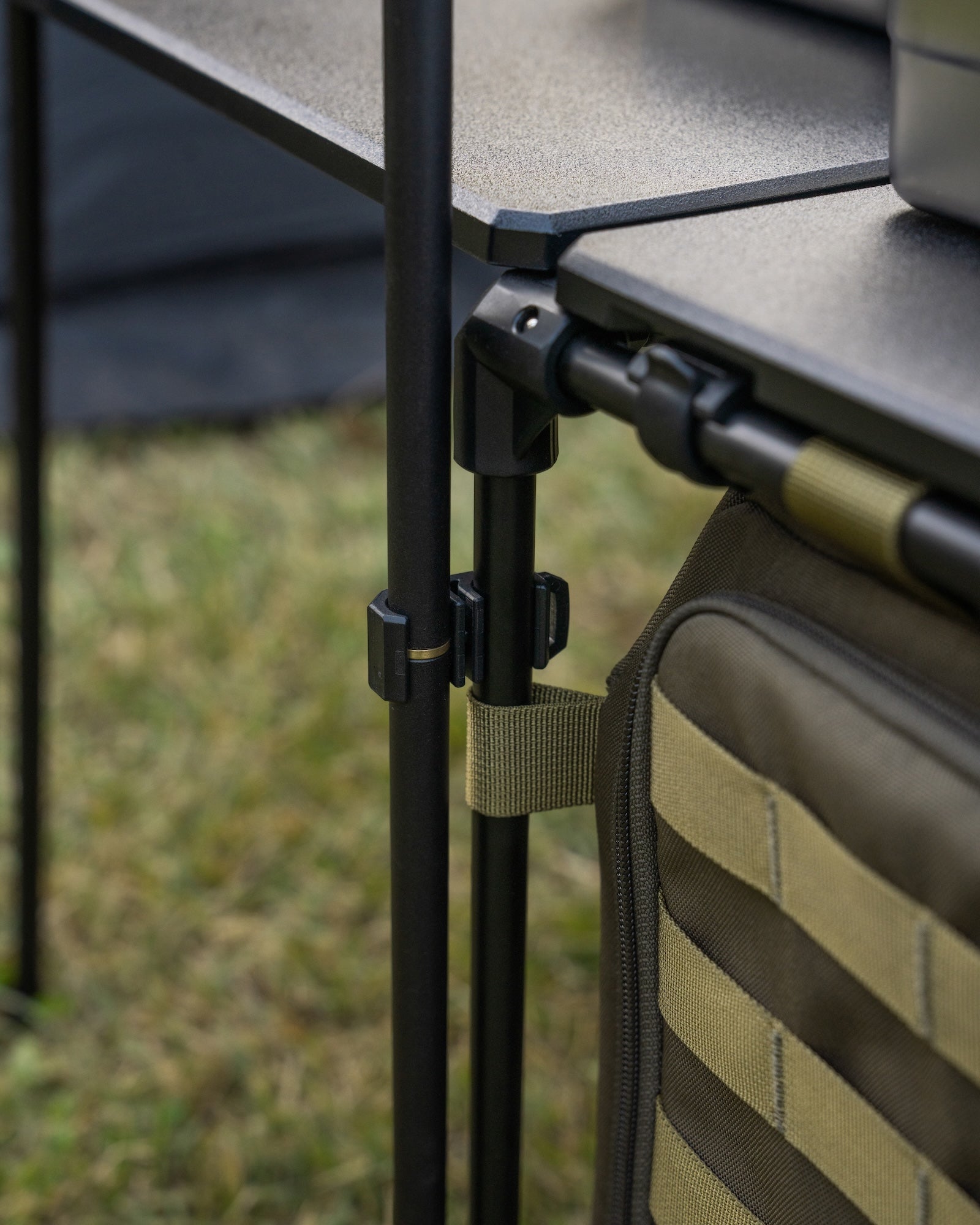 Quick Connector For Field Office - Black – Helinox Japan
